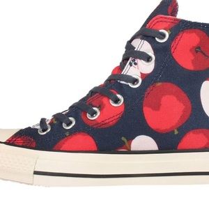 Converse Chuck Taylor Apple Hi Top. M5 W7 fits 7.5 8